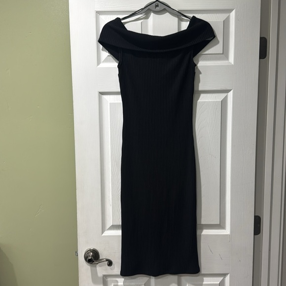 Michael Kors Ribbed Off Shoulder Midi Dress - Picture 10 of 13
